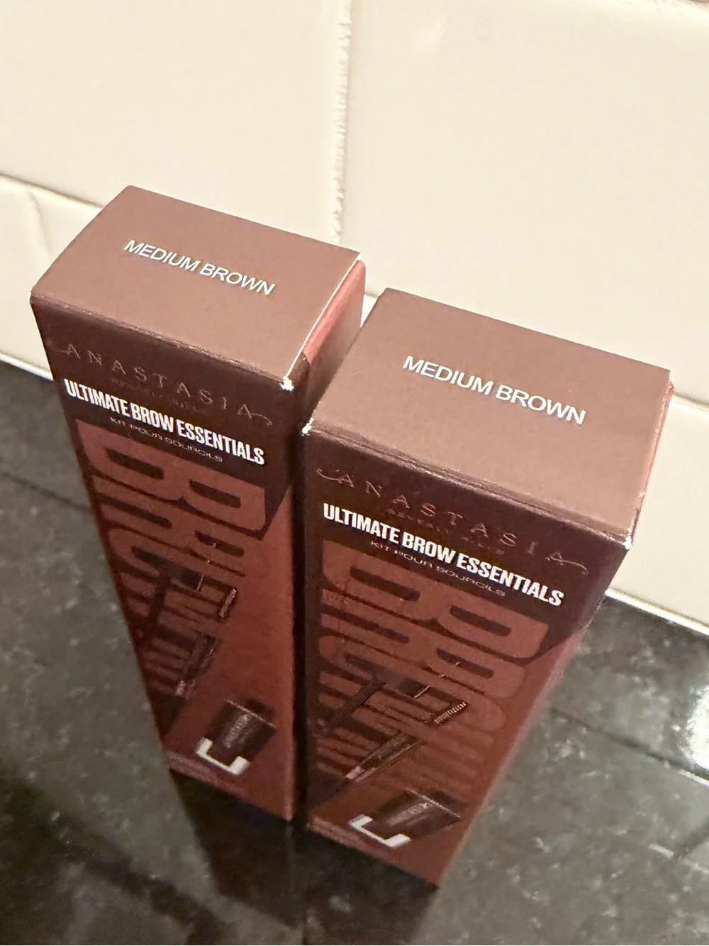 Anastasia Beverly Hills - 2Pc Bundle Ultimate Brow Essentials Kit (Med. Brown)